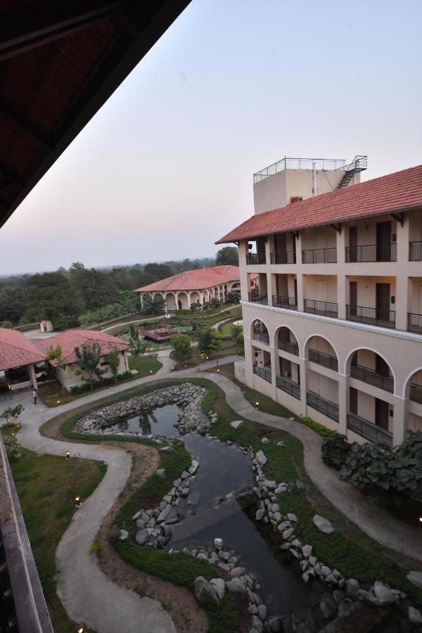 Bhanu The Fern Forest Resort & Spa, Jambughoda Exterior foto